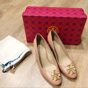 Tory Burch Raleigh 70mm Blush Like New sz 6